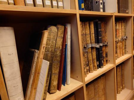 Bücher im Lesesaal des GStA Berlin